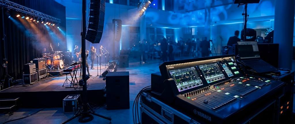 Professional audio mixing console
